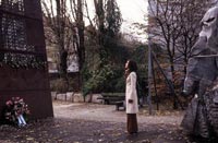 Maria Schrader as Hannah, in search of the true story behind her mother's past