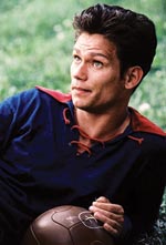 Jay Rodan plays the part of Frank 'Pee Wee' Wallace