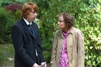 Ben and Evie (Julie Walters) have a chat