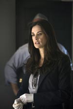 Demi Moore as Detective Tracy Atwood