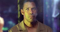 Denzel Washington as gangster Frank Lucas
