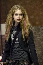 Dakota Fanning as Cassie Holmes