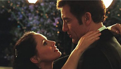 Clive Owen as Joe, Laura Fraser as Katy
