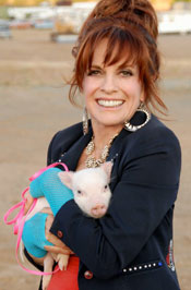 Linda Gray as Darnelle