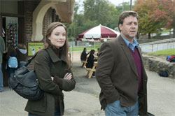 Nicole (Olivia Wilde) and John