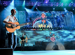 Sonefeld (left) with Hootie & the Blowfish at a recent show