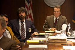 Mendez and Jack O'Donnell (Bryan Cranston) in the briefing room