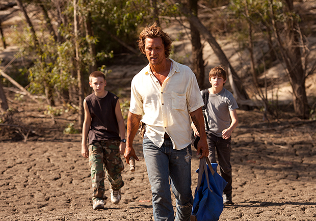 Matthew McConaughey, Tye Sheridan and Jacob Lofland in Mud