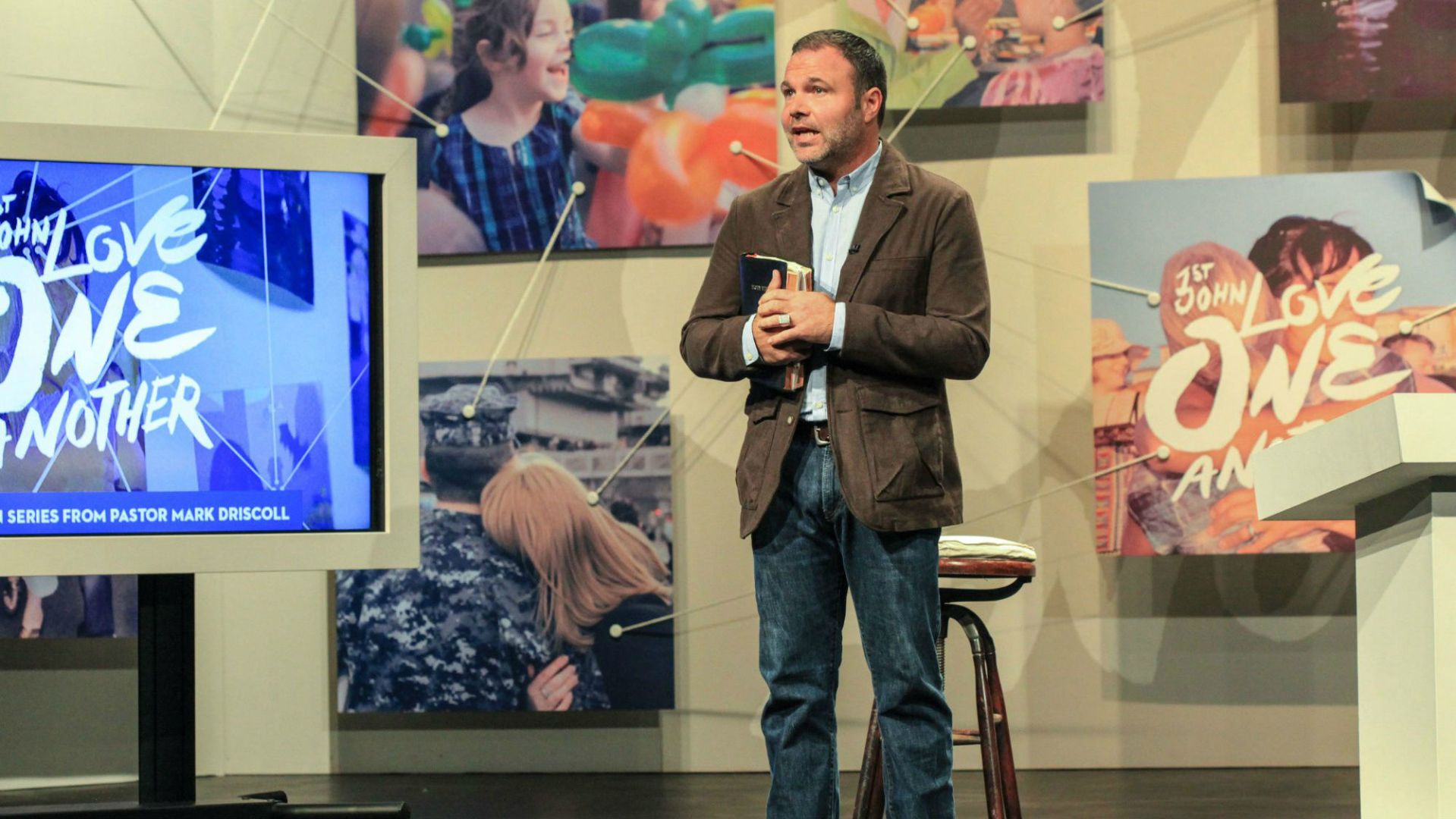 Driscoll announces his 'extended focus break' from Mars Hill at his last Sunday at the church before his October 15 resignation.