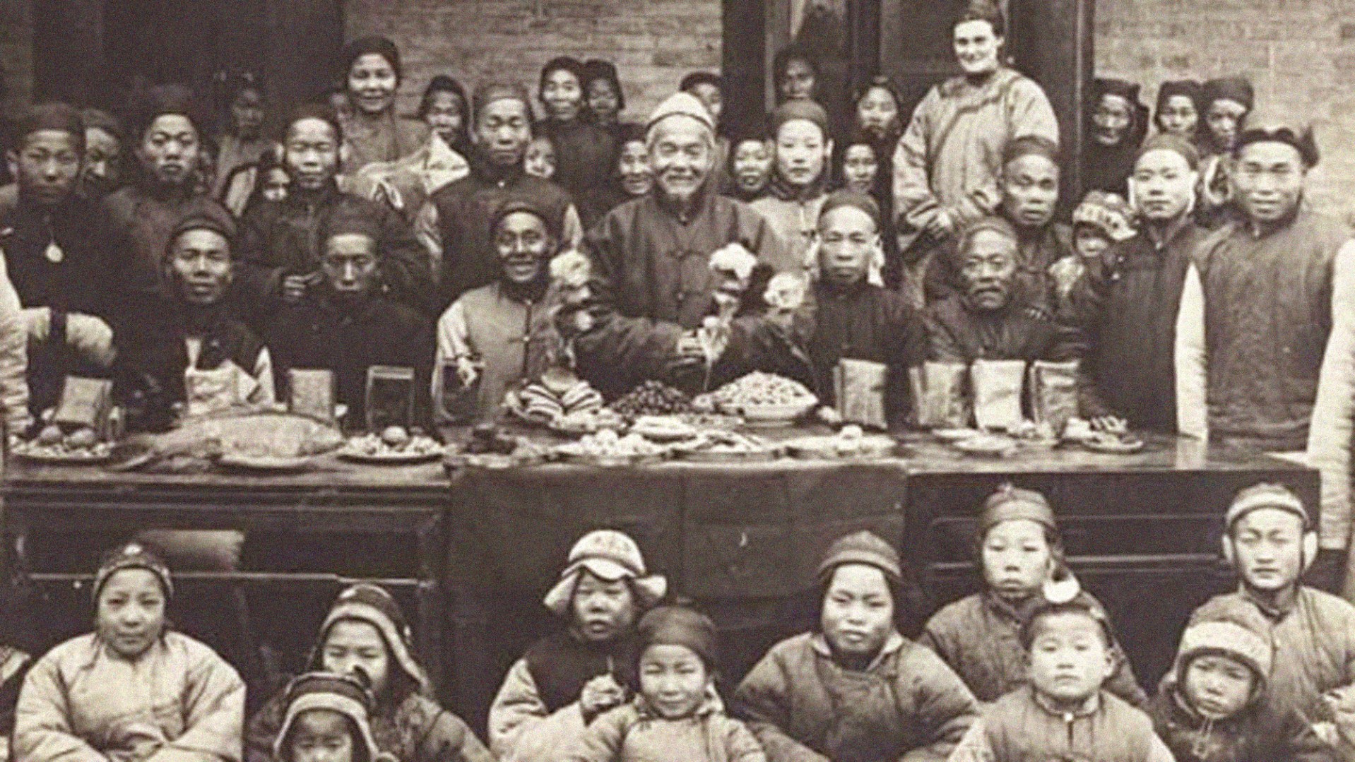 A group of Chinese Christians gathered for Christmas, circa 1905.