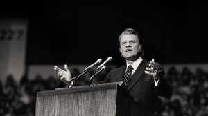 Billy Graham addresses the first Lausanne gathering.