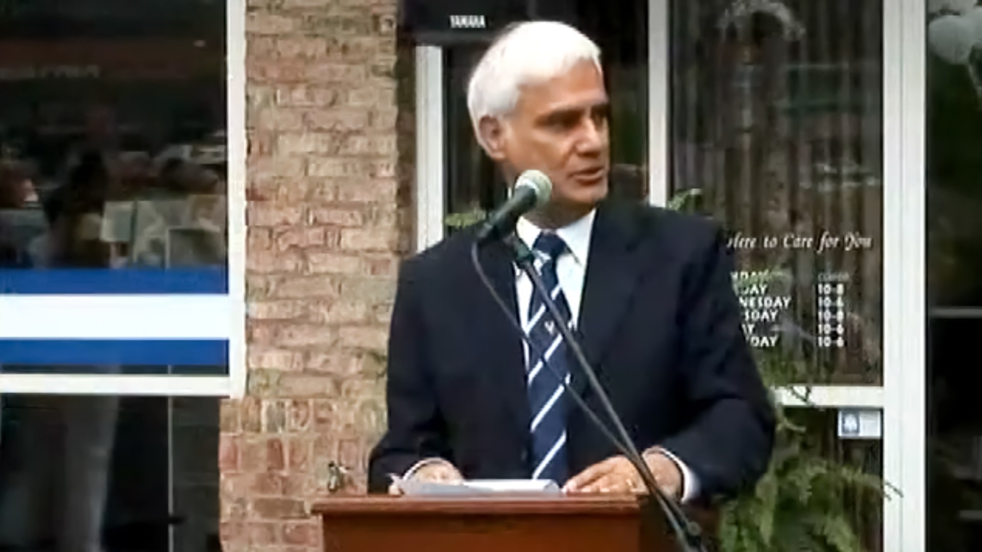 Ravi Zacharias at a spa grand opening in 2009.