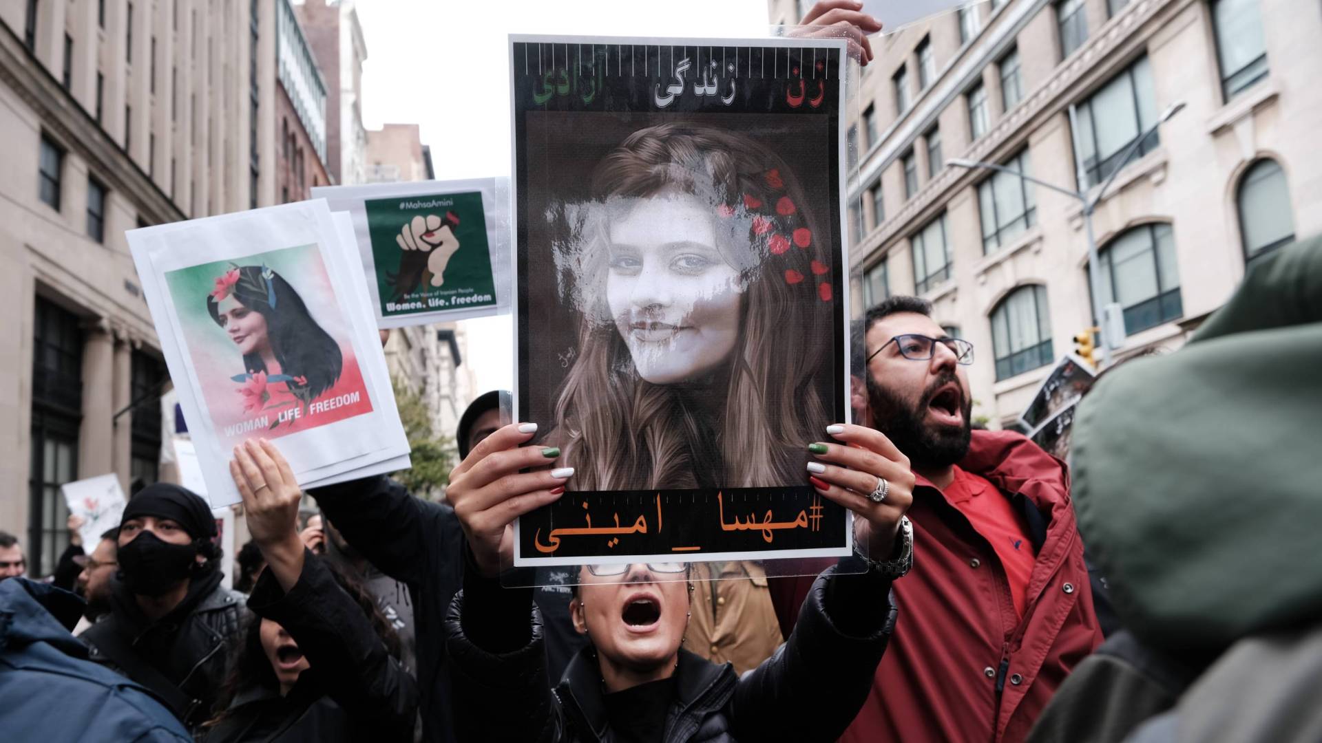 Since Mahsa Amini’s arrest on September 16, Iranians and supporters around the world have been holding protests to demand an end to the current Islamic regime in Iran.