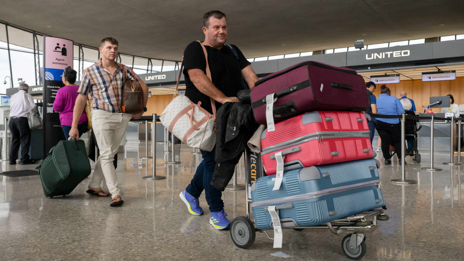 Afrikaners arrive in the US with new refugee resettlement agreement.