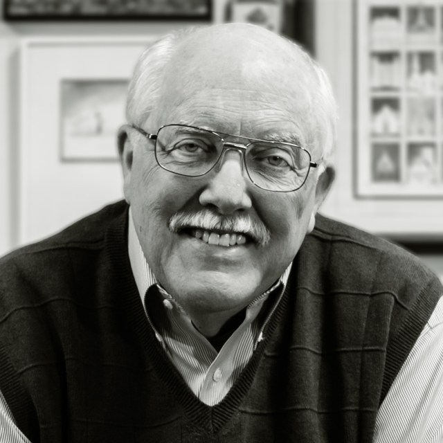 Headshot of Lee Eclov