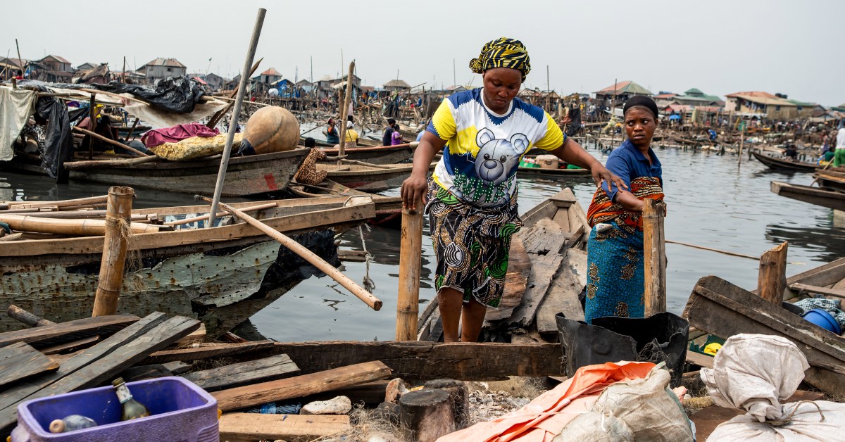 Nigeria Evicts 40,00...